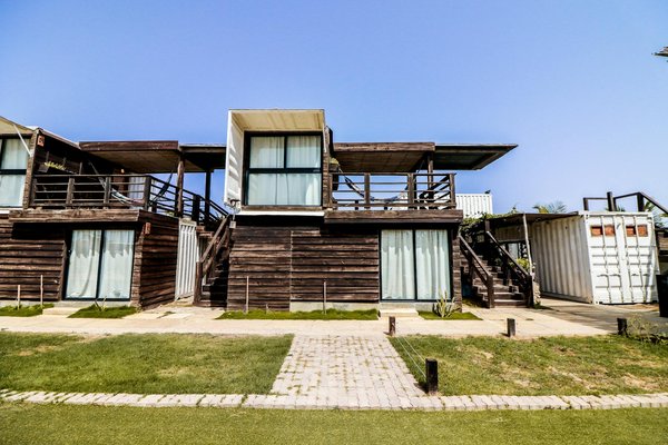 How can UK rentals provide a luxurious stay on a budget?