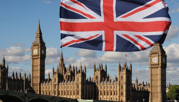 What impact does the UK's economic climate have on tourism?